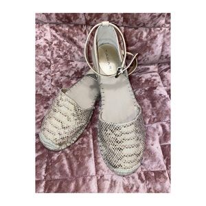 TAHARI Snake Pattern Espadrille Flats